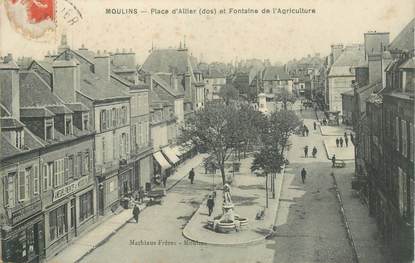 - CPA FRANCE 03 "Moulins, Place d'Allier"