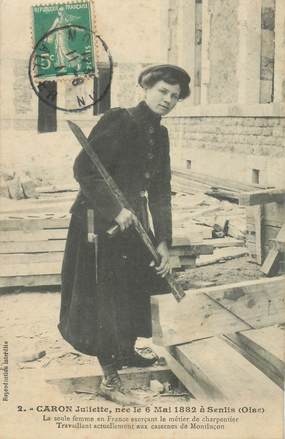 - CPA FRANCE 60 "Senlis, Femme charpentier"