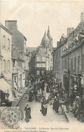 / CPA FRANCE 50 "Valognes, le marché"