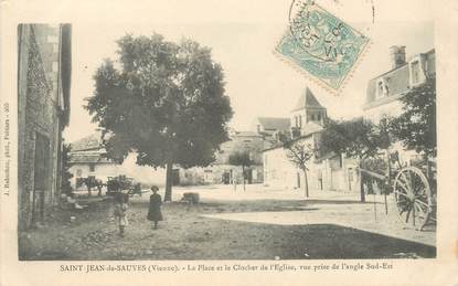 CPA FRANCE 86 "Saint Jean de Sauves, la place et le clocher de l'Eglise"