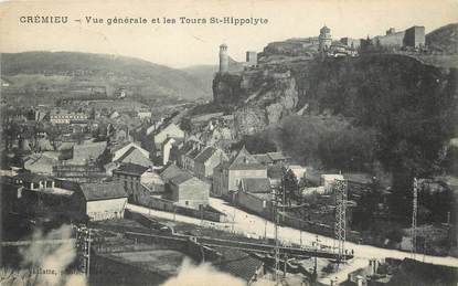 / CPA FRANCE 38 "Crémieu, vue générale et les tours Saint Hippolyte"