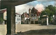 46 Lot CPA FRANCE 46 "Castelnau-Bretenoux, la Place de la Mairie"