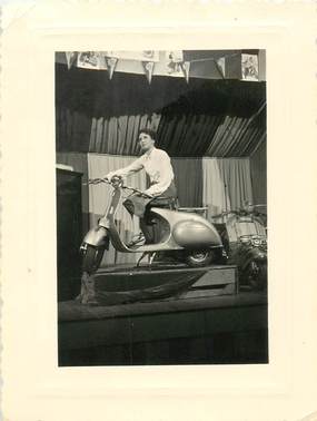 PHOTO SCOOTER VESPA