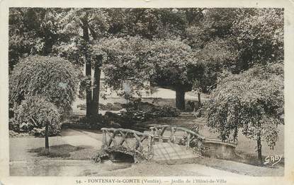 CPA FRANCE 85 "Fontenay le Comte, jardin de l'Hotel de ville"