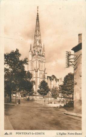 CPA FRANCE 85 "Fontenay le Comte, Eglise Notre Dame"