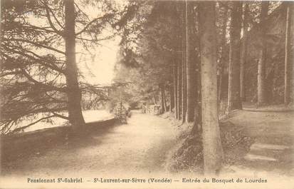 CPA FRANCE 85 "Saint Laurent sur Sèvre, Entrée du Bosquet de Lourdes"