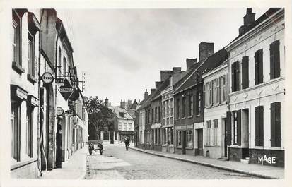 / CPSM FRANCE 59 "Bourbourg, rue de Dunkerque"