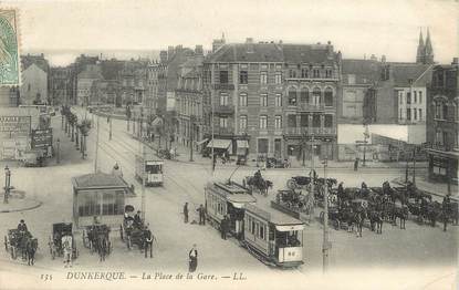 / CPA FRANCE 59 "Dunkerque, la place de la gare" / TRAMWAY