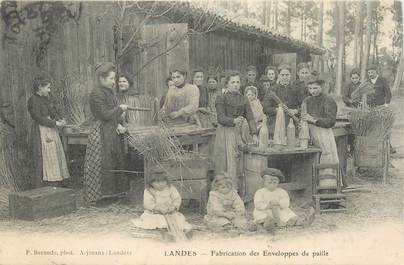 CPA FRANCE 40 "Les Landes, Fabrication des Enveloppes de paille"