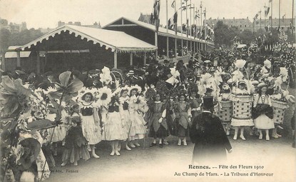 / CPA FRANCE 35 "Rennes, au champ de Mars"