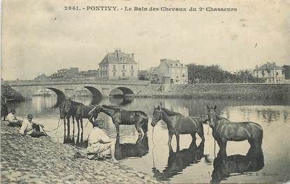 CPA FRANCE 56 "Pontivy, Le bain des chevaux du 2e Chasseurs"