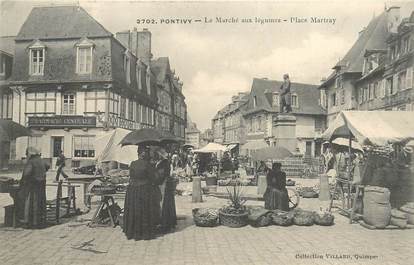 CPA FRANCE 56 "Pontivy, Le Marché aux légumes, Place Martray"