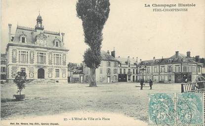 CPA FRANCE 51 "Fère Champenoise, l'hôtel de ville et la place"