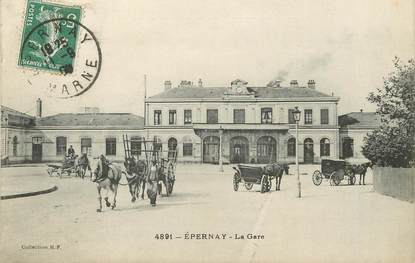 CPA FRANCE 51 "Epernay, la gare" ATTELAGE