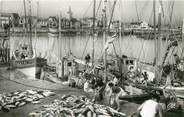 85 Vendee CPSM FRANCE 85 "les Sables d'Olonne, le port, débarquement de thons"