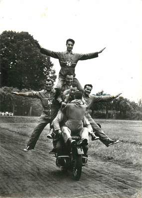 CPSM MOTO "Acrobatie motocycliste de la Préfecture de Police"