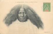 Afrique CPA MADAGASCAR "Femme en coiffure de deuil"