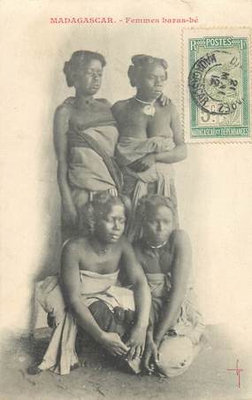 CPA MADAGASCAR "Femmes baras bé"