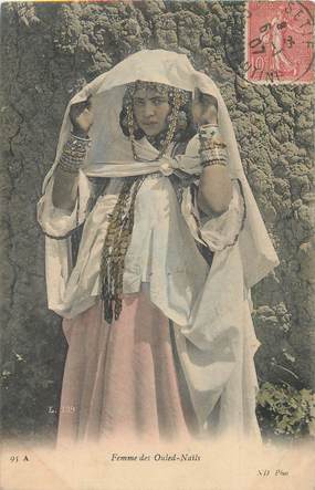 CPA ALGERIE "Femme des Ouled Naïls"