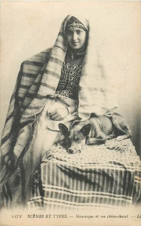 CPA ALGERIE "Mauresque et son chien"
