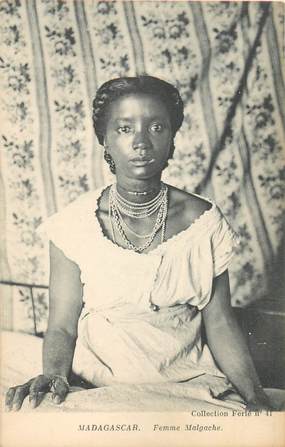 CPA MADAGASCAR "Femme Malgache"