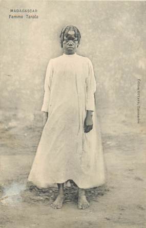 CPA MADAGASCAR "Femme Tanala"