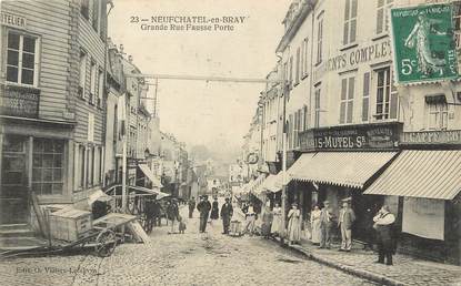 CPA FRANCE 76 "Neufchâtel en Bray, grande rue Fausse porte"