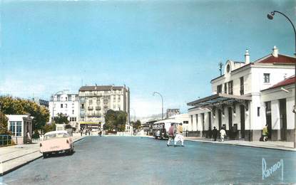 CPSM FRANCE 95 "Argenteuil, la place de la gare"