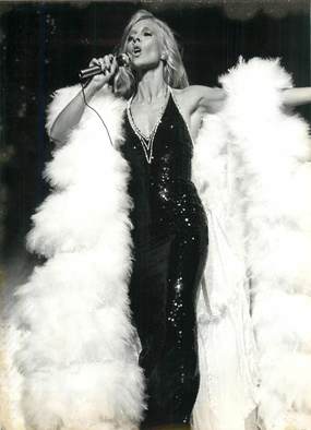 PHOTOGRAPHIE ORIGINALE "Sylvie VARTAN au Palais des Congrès, 1977"