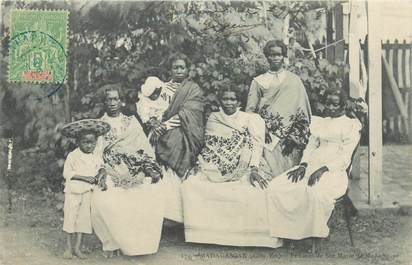 CPA MADAGASCAR "Femmes de Sainte Marie de Madagascar"
