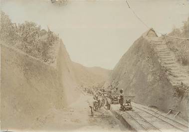 PHOTOGRAPHIE ORIGINALE / MADAGASCAR "Scafotona, tranchées"