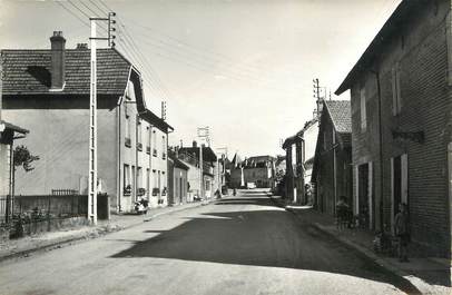 / CPSM FRANCE 71 "Saint Germain du Bois, route de Mervans"