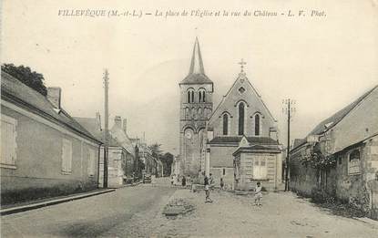 / CPA FRANCE 49 "Villevêque, la place de l'église et la rue du château"