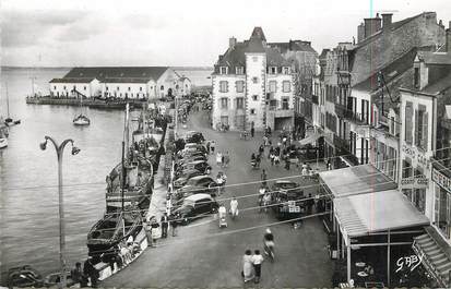 / CPSM FRANCE 44 "Le Croisic, place d'Aiguillon"