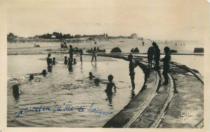 / CPSM FRANCE 33 "Soulac Sur Mer, les piscines"