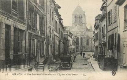 / CPA FRANCE 27 "Vernon, rue Bourbon de Penthièvre et l'église Notre Dame"