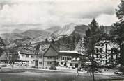 06 Alpe Maritime / CPSM FRANCE 06 "Valberg, un coin du village et la chaine des Alpes"