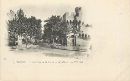 / CPA FRANCE 84  "Avignon, perspective de la rue de la république"
