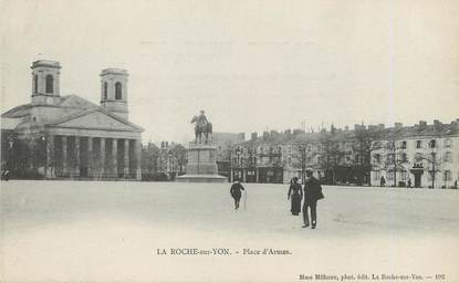 / CPA FRANCE 85 "La Roche sur Yon, place d"Armes"