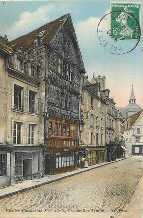 / CPA FRANCE 14 "Falaise, vieilles maisons du XVIème siècle, grande rue Trinité"