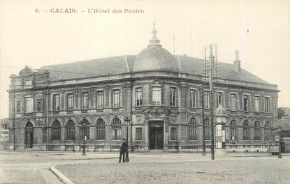 / CPA FRANCE 62 "Calais, musée, l'hôtel des postes"