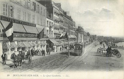 / CPA FRANCE 62 "Boulogne Sur Mer, le quai Gambetta" / TRAMWAY