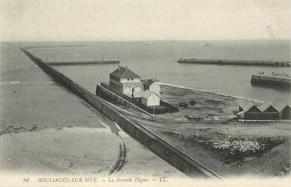 / CPA FRANCE 62 "Boulogne sur Mer, la grande digue"