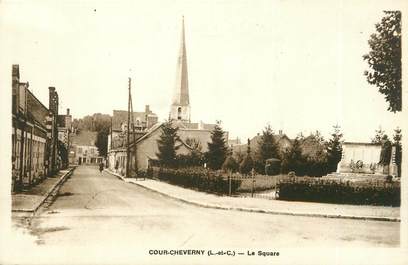 / CPA FRANCE 41 "Cour Cheverny, le square"