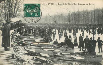 CPA FRANCE 69 "Lyon, Parc de la Tête d'O, patinage sur la glace"