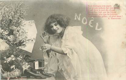 / CPA BERGERET "Noël" / FEMME