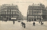 44 Loire Atlantique / CPA FRANCE 44 "Nantes, place Saint Pierre et rue de Châteaudun" / TRAMWAY