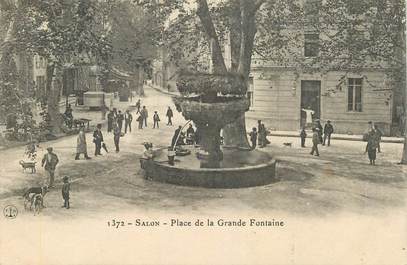 CPA FRANCE 13 "Salon, place de la Grande fontaine"