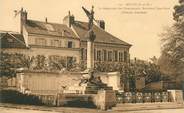 77 Seine Et Marne CPA FRANCE 77 "Meaux, le monument des combattants, bld Jean Rose"