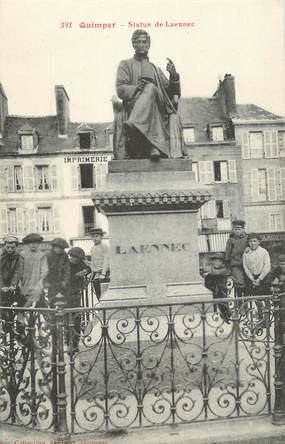 / CPA FRANCE 29 "Quimper, statue de Laennec"